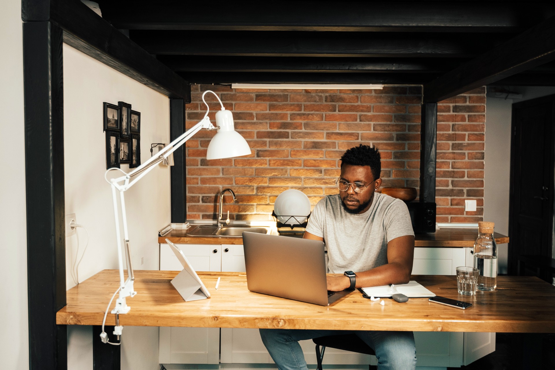Working from home definitely has its perks, but you'll want to keep your productivity level consistent. These eight simple tips can help!