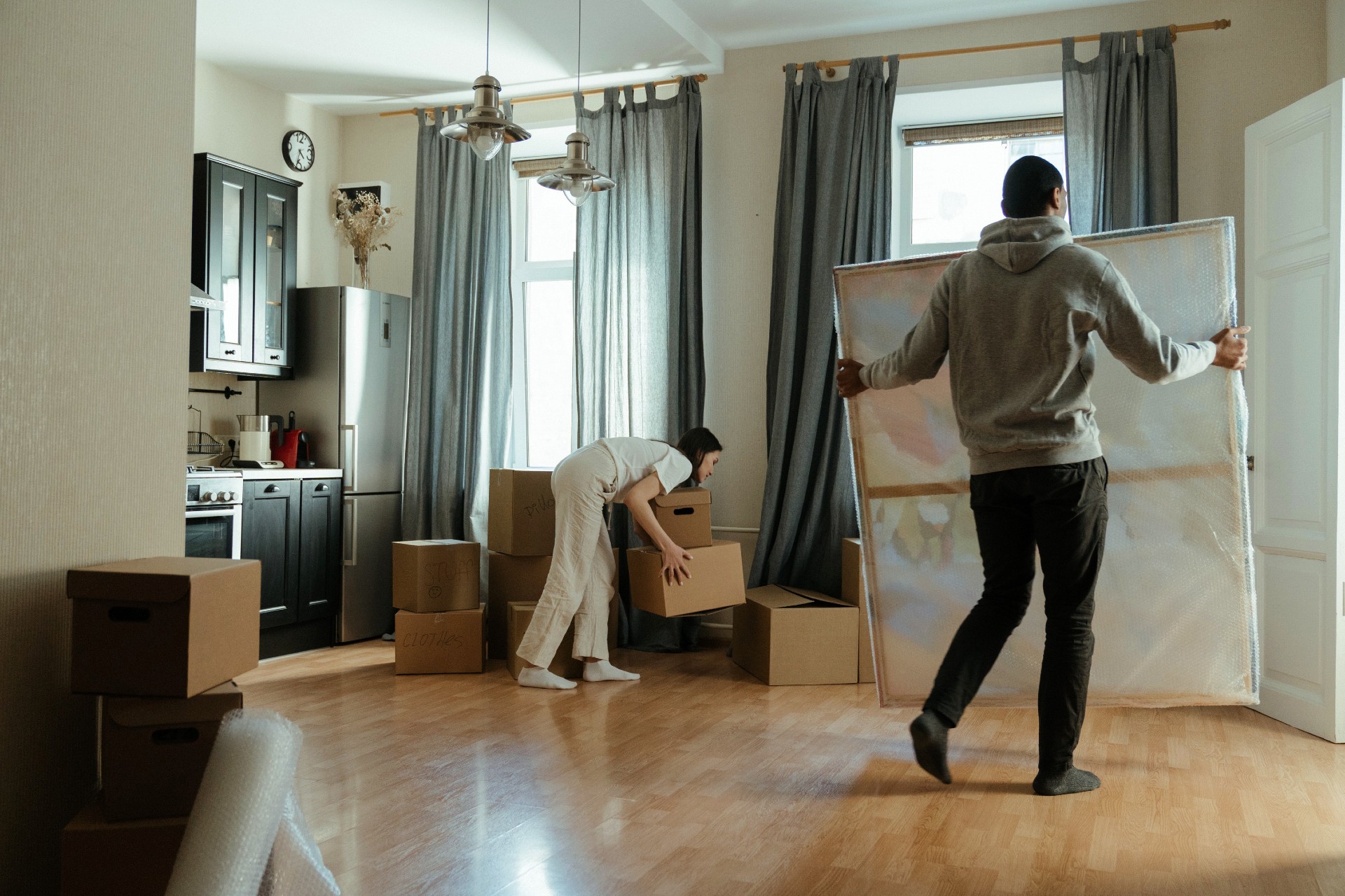 Making a long-distance move is often expensive. The first thing you should do when planning one is to make a checklist and solicit quotes.